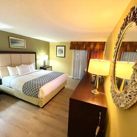 Hutchi Bell Hotel South Hutchinson Eksteriør billede