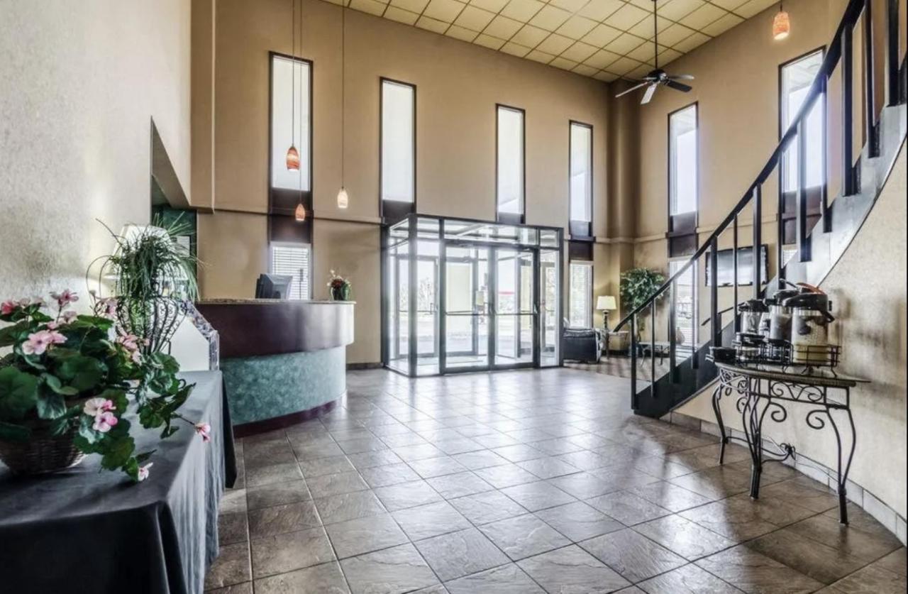 Hutchi Bell Hotel South Hutchinson Eksteriør billede