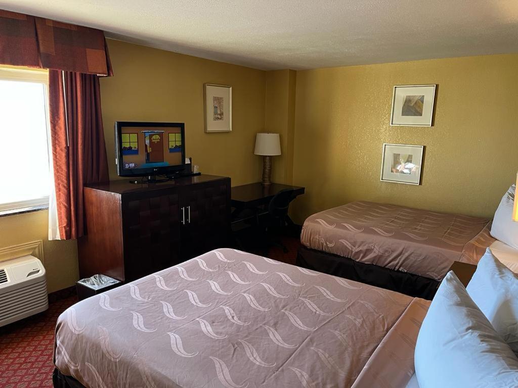 Hutchi Bell Hotel South Hutchinson Eksteriør billede