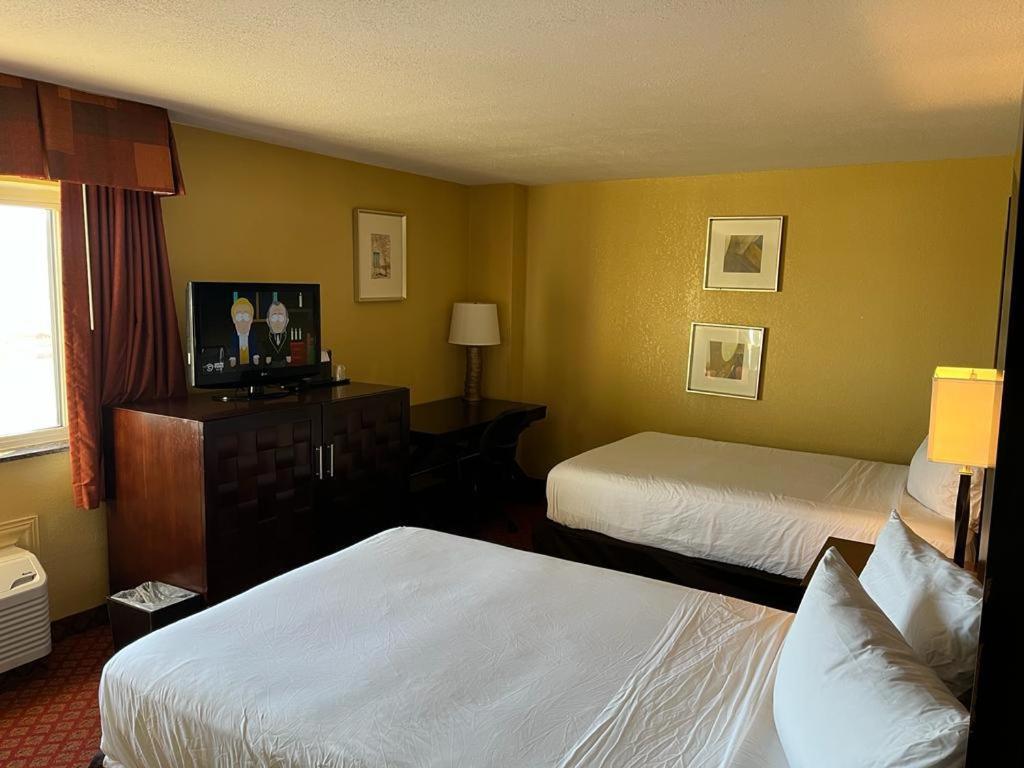Hutchi Bell Hotel South Hutchinson Eksteriør billede