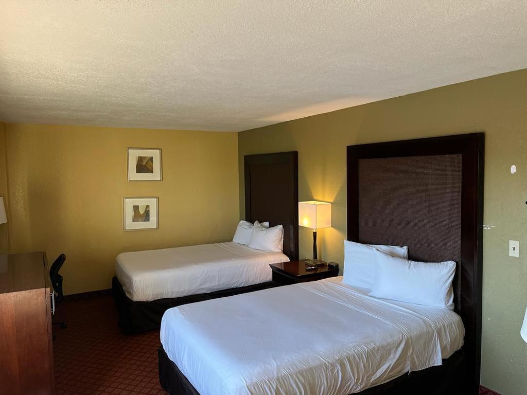 Hutchi Bell Hotel South Hutchinson Eksteriør billede