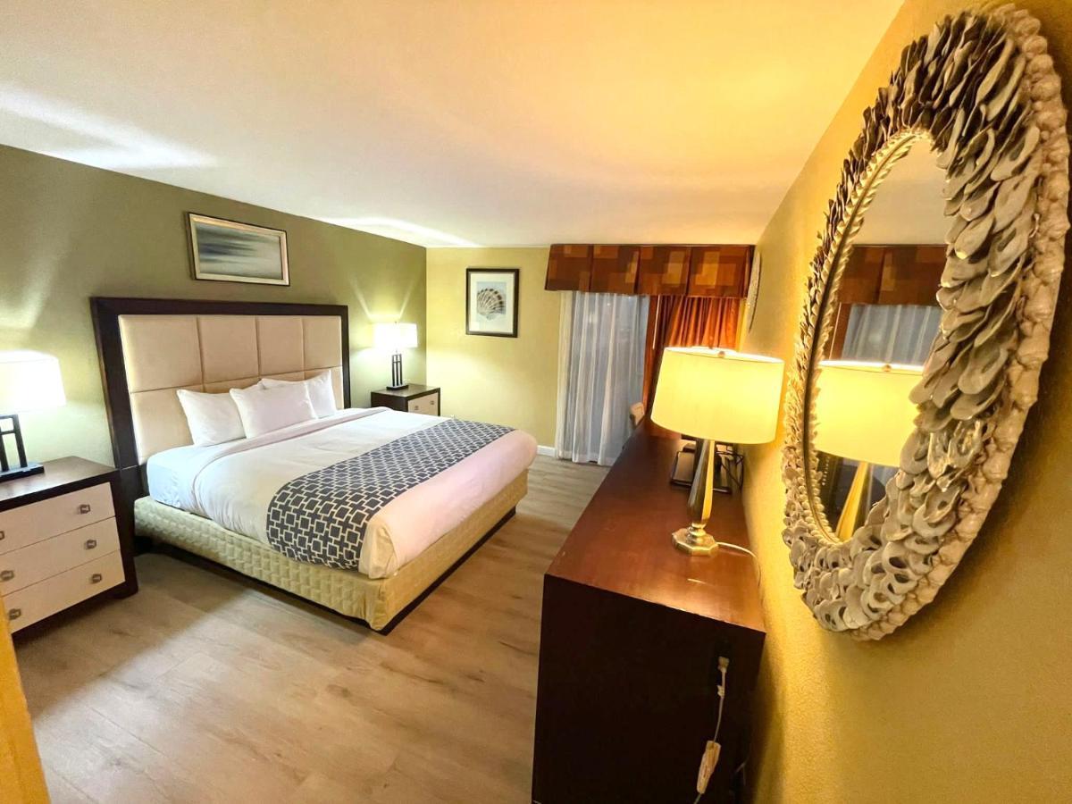 Hutchi Bell Hotel South Hutchinson Eksteriør billede